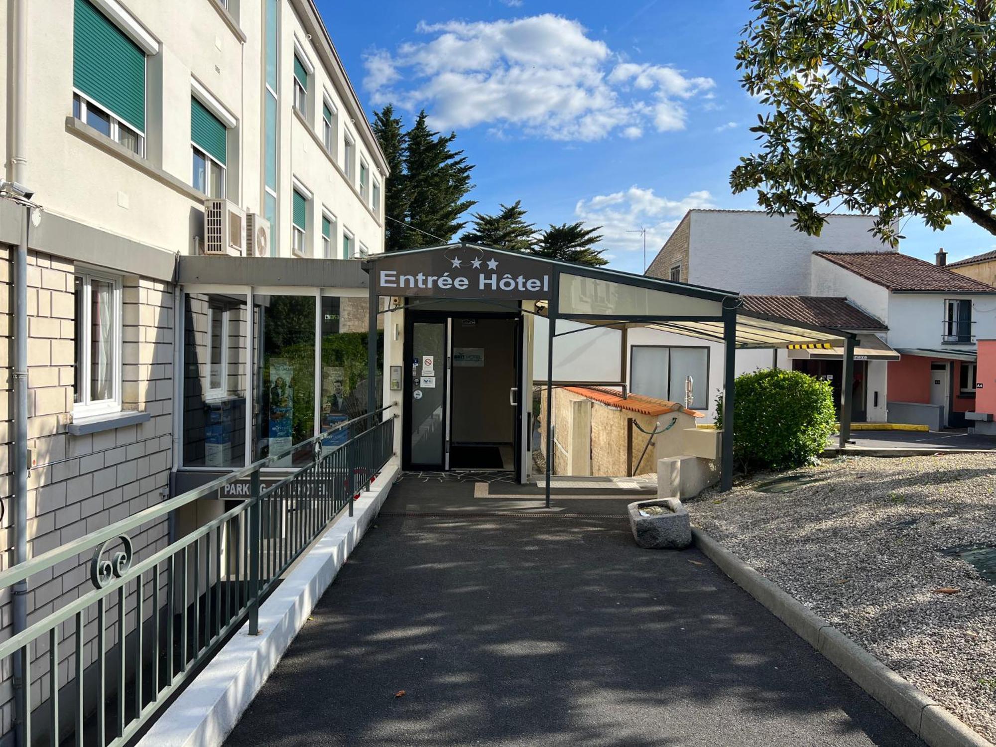 Brit Hotel du Parc Niort Exterior foto