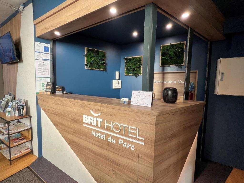 Brit Hotel du Parc Niort Interior foto